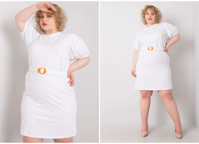 Odzież damska plus size - biała dopasowana sukienka z bufkami